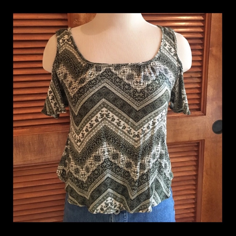 💜 Cold shoulder blouse with keyhole back, small